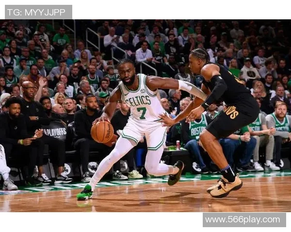 2008年NBA季后赛骑士与凯尔特人第三场激战回顾与精彩瞬间分析