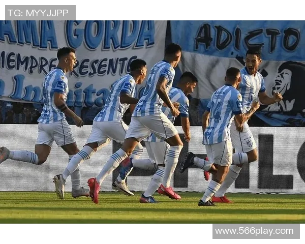 拉普拉塔大学生迎战图库曼竞技争夺联赛重要积分之战